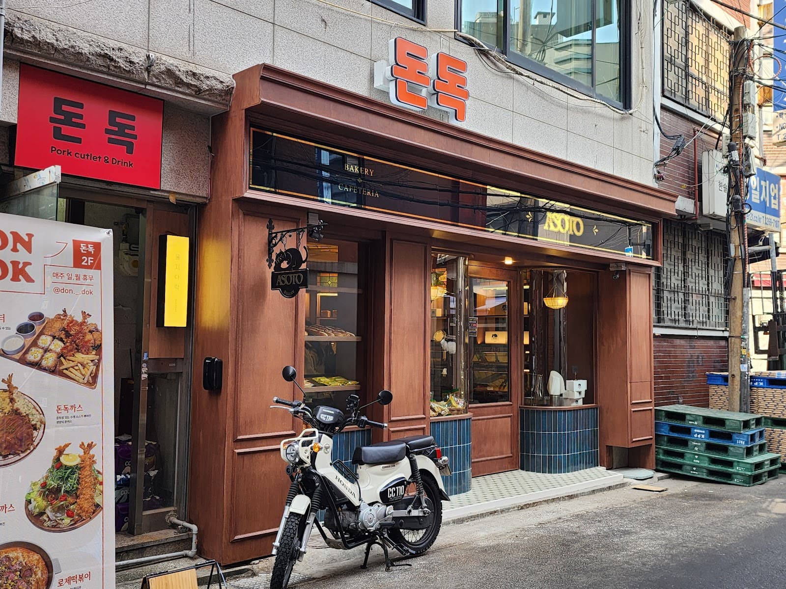 乙支路完全ガイド2025：印刷工場街からヒップな聖地へ、ソウルのニュートロ文化