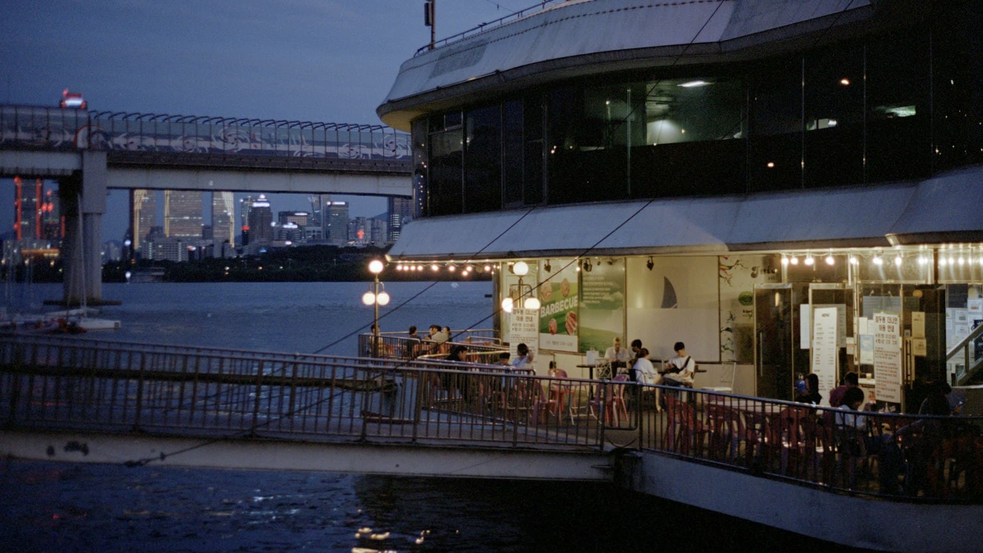 首尔冬季屋顶咖啡馆2025：汉江景观到城市天际线热门地点总整理