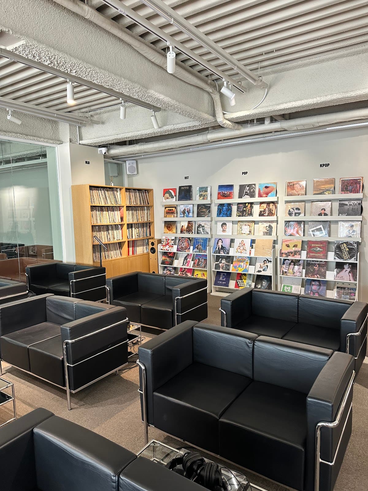 House of Vinyl (黑胶唱片屋) 3