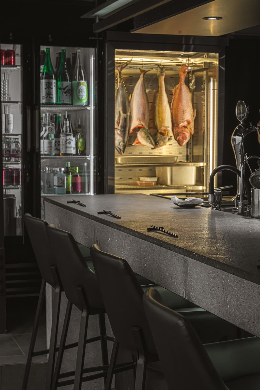 무색 — 圣水洞熟成刺身专门店