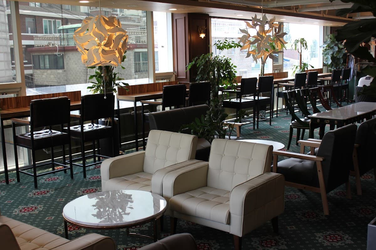 NOOP Cafe & Pizza Pub